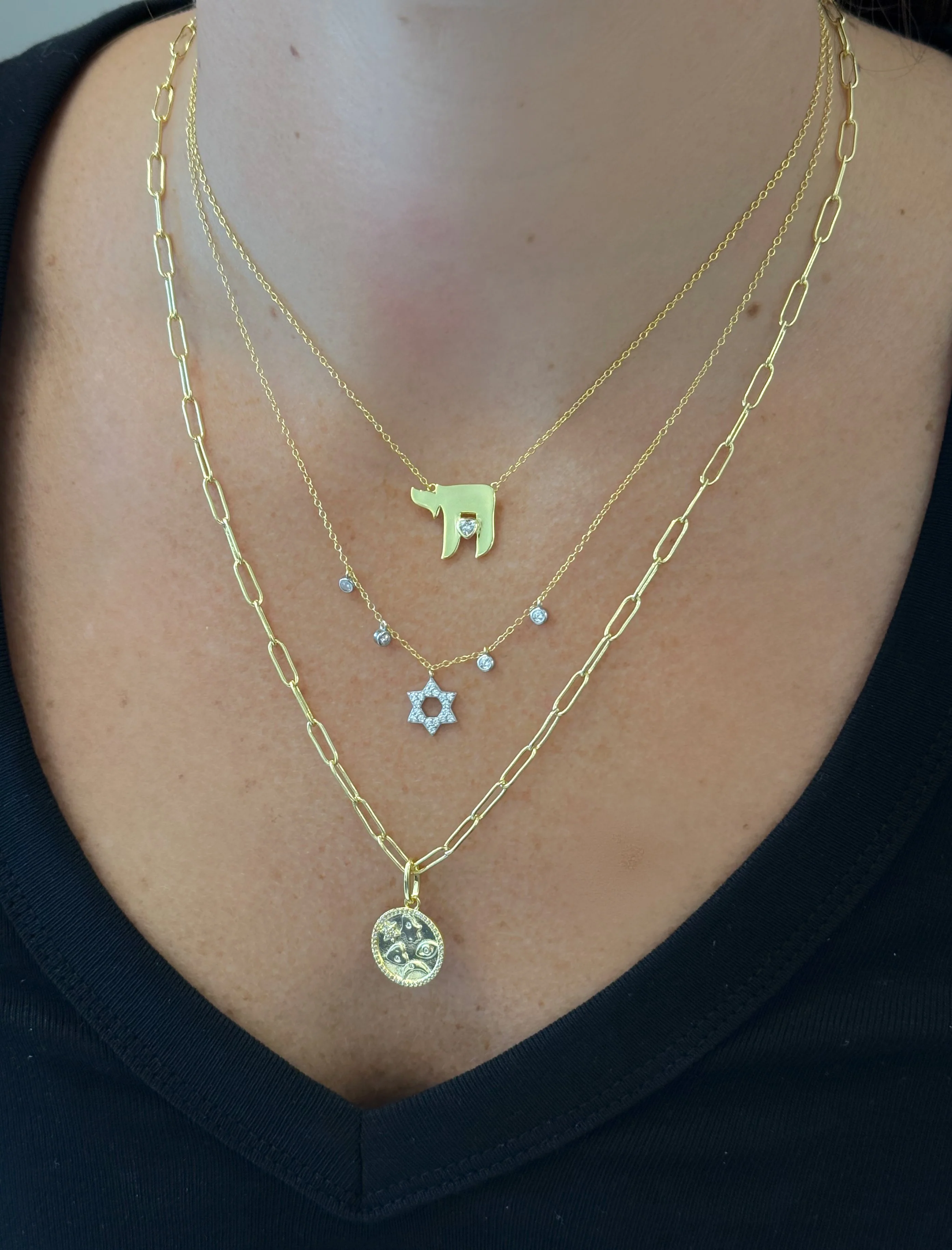 chai bezel heart necklace model image.webp