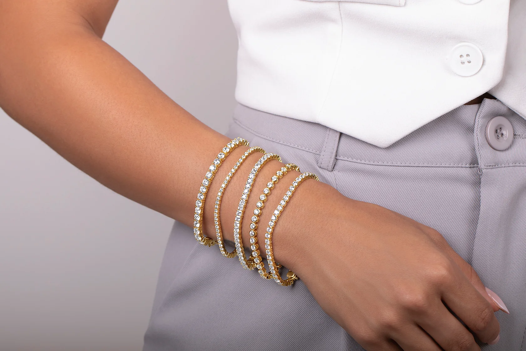 4MM bezel tennis bracelet model image.webp