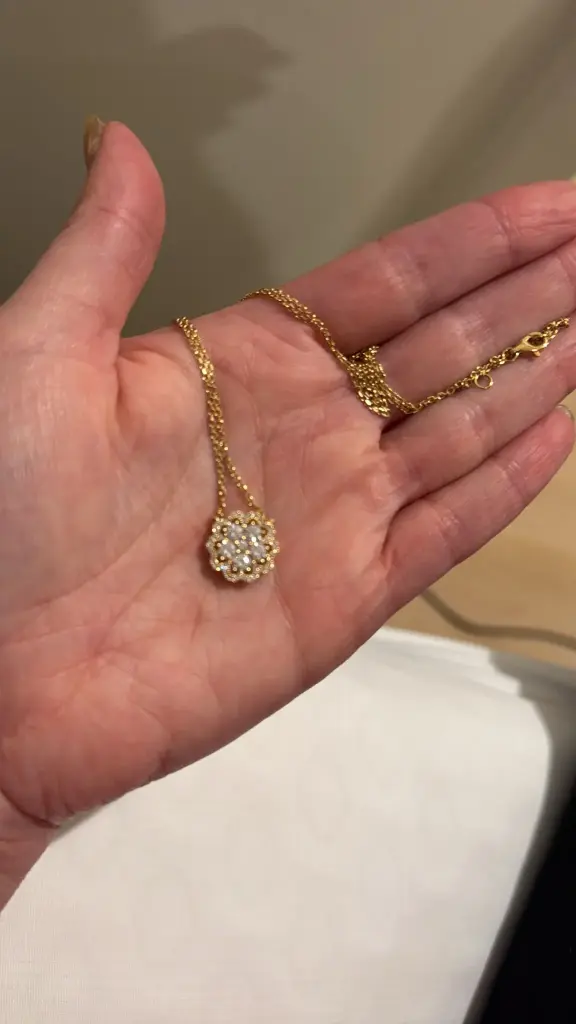 18K Gold 1.5 ctwt Diamond Pendant Necklace