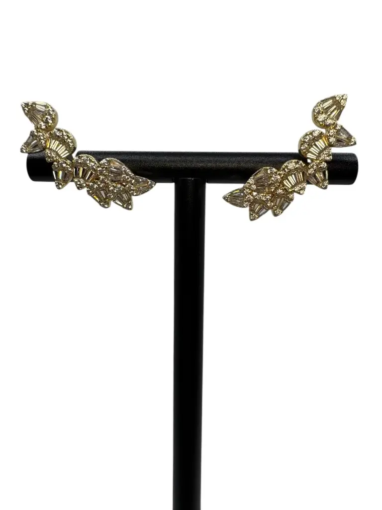 Multistone Ear Crawler