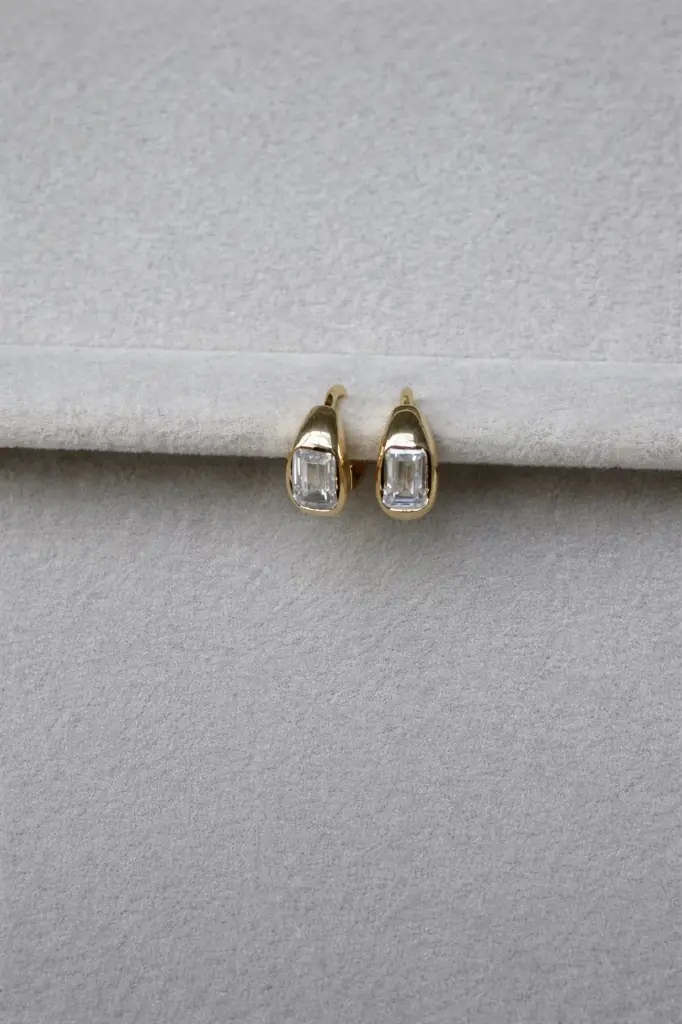 Emerald Huggies Yellow Gold